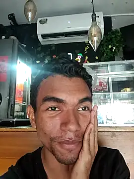 Snapshot of Reynold2608 chatting on April 8, 2026, 10:10 pm Reynold2608 online show from April 8, 2026, 10:10 pm
