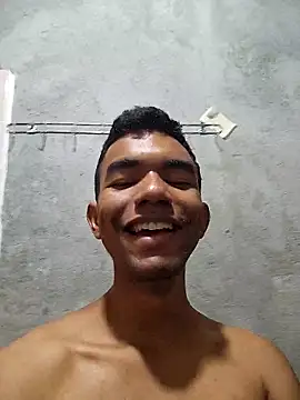 Snapshot of Reynold2608 chatting on May 2, 2026, 11:48 am Reynold2608 online show from May 2, 2026, 11:48 am