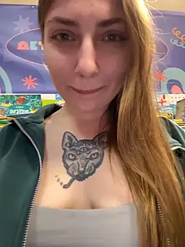 Sunny   Bunny online show from May 17, 2026, 1:07 pm