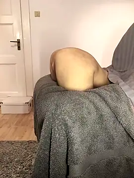 Snapshot of Inseminator69 chatting on December 2, 2025, 10:42 am Inseminator69 online show from December 2, 2025, 10:42 am