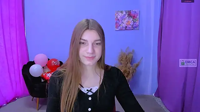 Snapshot of pure_radiance1 chatting on February 19, 2025, 9:50 am pure radiance1 online show from February 19, 2025, 9:50 am