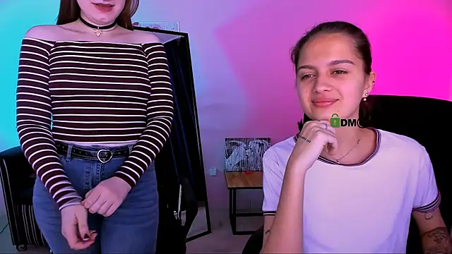 Snapshot of pure_radiance1 chatting on October 17, 2025, 5:54 am pure radiance1 online show from October 17, 2025, 5:54 am
