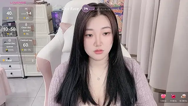 Snapshot of Stars_Elyn chatting on April 19, 2026, 12:48 pm Stars Elyn online show from April 19, 2026, 12:48 pm