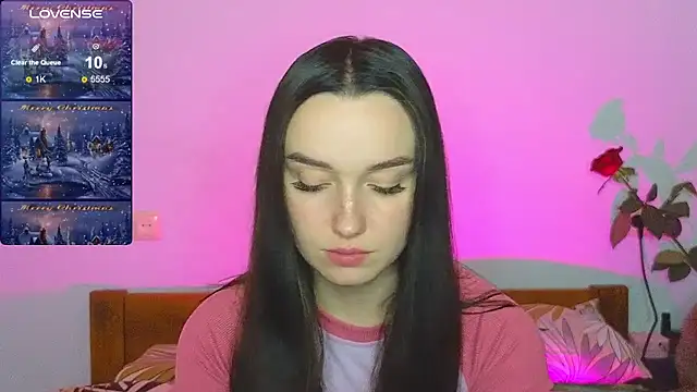 Snapshot of Wild_Sophie_ chatting on December 21, 2024, 4:03 pm Wild Sophie online show from December 21, 2024, 4:03 pm