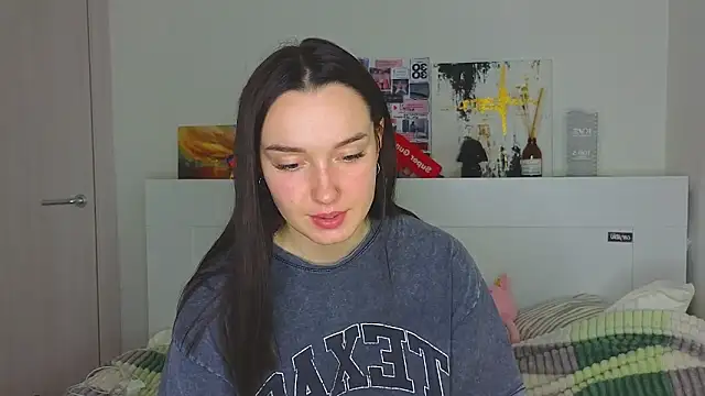 Snapshot of Wild_Sophie_ chatting on January 3, 2025, 9:05 pm Wild Sophie online show from January 3, 2025, 9:05 pm