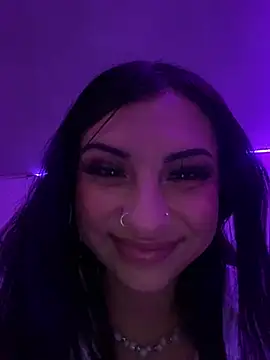 Hilary pinkk online show from January 25, 2025, 11:00 pm