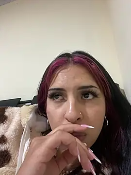 Hilary pinkk online show from February 23, 2025, 5:39 pm