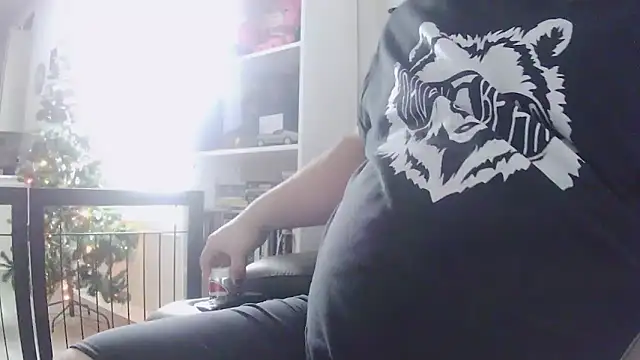 Strong Bear89 online show from December 17, 2025, 6:58 pm