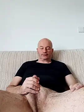 Snapshot of DADDYfucks2015 chatting on December 5, 2024, 10:01 am DADDYfucks2015 online show from December 5, 2024, 10:01 am