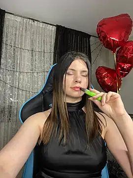 CurlyLara online show from February 28, 2025, 4:42 pm