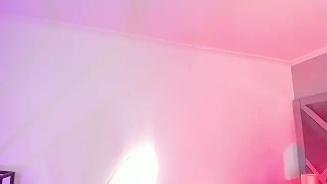 AmberiniHoffman online show from April 7, 2026, 11:54 am