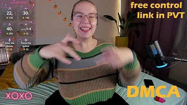 Snapshot of Your_Penny_ chatting on October 16, 2025, 7:15 pm Your Penny online show from October 16, 2025, 7:15 pm