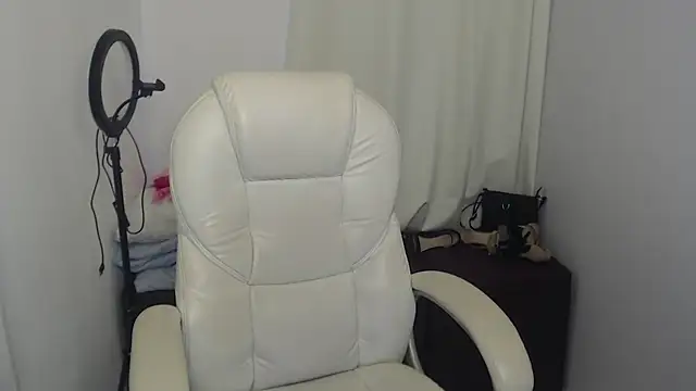 Snapshot of Abby_Halliwey chatting on January 3, 2025, 8:22 pm Abby Halliwey online show from January 3, 2025, 8:22 pm