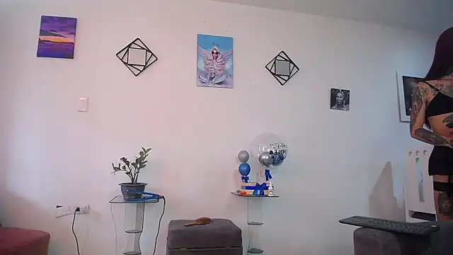 Snapshot of vixenxqueens chatting on September 18, 2025, 7:49 pm vixenxqueens online show from September 18, 2025, 7:49 pm