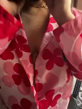 Reena Darlinggg online show from January 22, 2025, 6:10 am