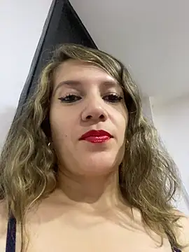 Snapshot of gwen_ashly chatting on April 21, 2026, 9:06 pm gwen ashly online show from April 21, 2026, 9:06 pm