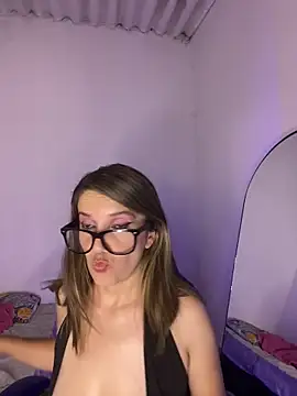 Snapshot of gwen_ashly chatting on May 31, 2026, 5:26 am gwen ashly online show from May 31, 2026, 5:26 am
