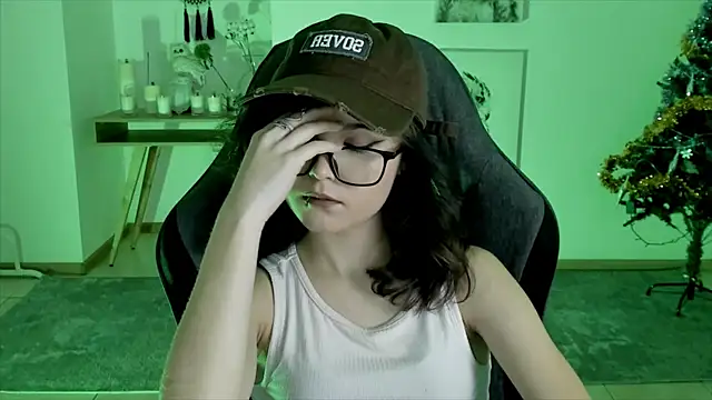 Elainebeness online show from December 19, 2024, 8:55 pm