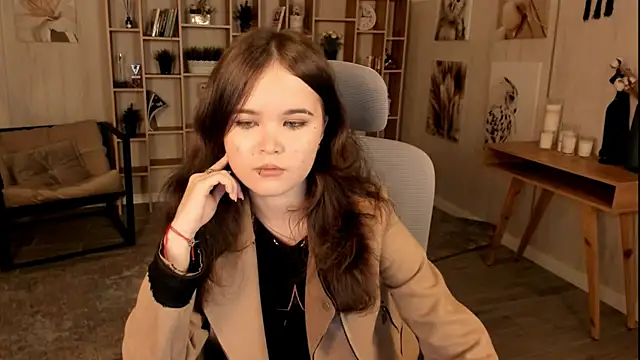 Elainebeness online show from September 23, 2025, 7:39 pm