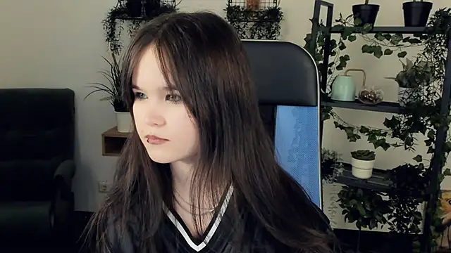 Elainebeness online show from February 27, 2026, 7:25 pm