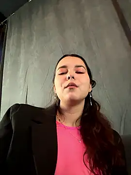 Snapshot of PoppyRobinson chatting on December 5, 2024, 12:11 pm PoppyRobinson online show from December 5, 2024, 12:11 pm