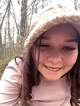 Snapshot of PoppyRobinson chatting on December 10, 2024, 12:16 pm PoppyRobinson online show from December 10, 2024, 12:16 pm