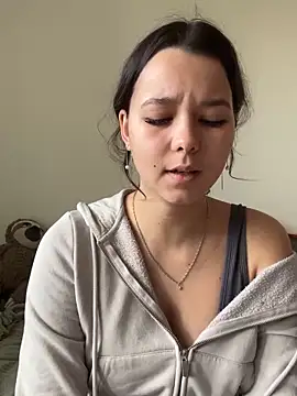 Snapshot of PoppyRobinson chatting on December 14, 2024, 8:13 am PoppyRobinson online show from December 14, 2024, 8:13 am