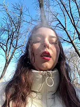 Snapshot of PoppyRobinson chatting on December 20, 2024, 9:32 am PoppyRobinson online show from December 20, 2024, 9:32 am