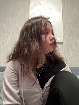 Snapshot of PoppyRobinson chatting on December 27, 2024, 8:35 am PoppyRobinson online show from December 27, 2024, 8:35 am