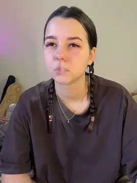 Snapshot of PoppyRobinson chatting on January 17, 2025, 11:17 am PoppyRobinson online show from January 17, 2025, 11:17 am