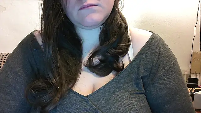 Snapshot of Maebi chatting on January 7, 2025, 9:46 pm Maebi online show from January 7, 2025, 9:46 pm