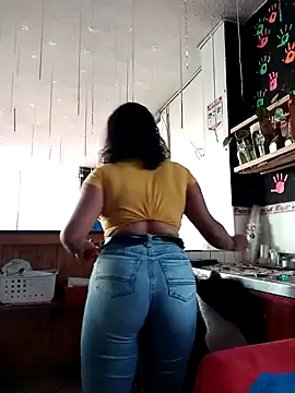 Snapshot of Princess_Lau chatting on January 15, 2025, 10:24 pm Princess Lau online show from January 15, 2025, 10:24 pm