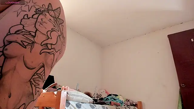 Miss oliviaa online show from November 4, 2025, 3:00 pm