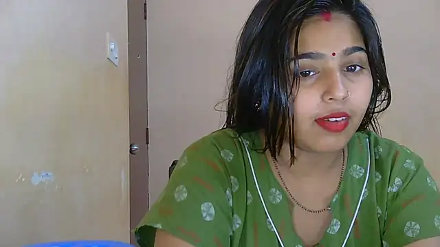 Snapshot of Sweet-Rani chatting on April 15, 2026, 6:04 pm Sweet-Rani online show from April 15, 2026, 6:04 pm