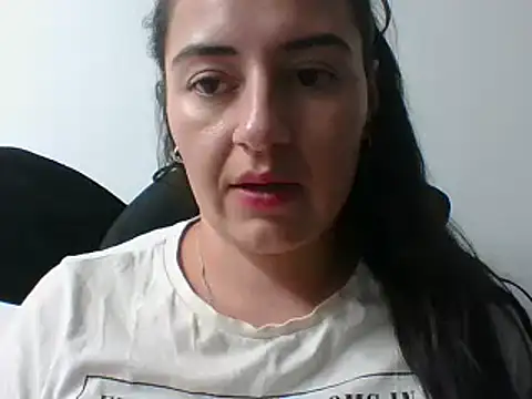 Snapshot of _karlie_kloss_ chatting on February 4, 2025, 12:08 am karlie kloss online show from February 4, 2025, 12:08 am