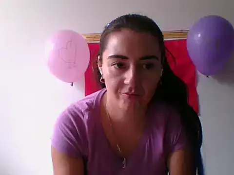 Snapshot of _karlie_kloss_ chatting on February 14, 2025, 7:54 pm karlie kloss online show from February 14, 2025, 7:54 pm