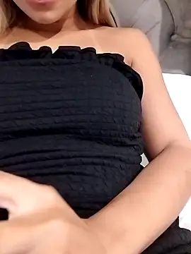 fofinhaa12 online show from October 2, 2025, 4:14 pm