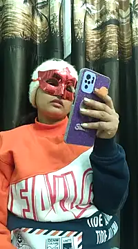 Snapshot of bigtitsqueen chatting on December 13, 2024, 4:05 pm bigtitsqueen online show from December 13, 2024, 4:05 pm