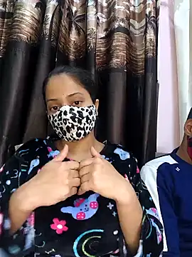 Snapshot of bigtitsqueen chatting on January 27, 2025, 4:54 pm bigtitsqueen online show from January 27, 2025, 4:54 pm