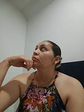 Snapshot of MirandaSoto chatting on June 6, 2026, 4:06 am MirandaSoto online show from June 6, 2026, 4:06 am