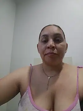 Snapshot of MirandaSoto chatting on June 15, 2026, 5:20 am MirandaSoto online show from June 15, 2026, 5:20 am