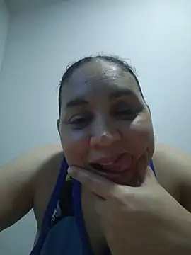 Snapshot of MirandaSoto chatting on July 13, 2026, 6:27 am MirandaSoto online show from July 13, 2026, 6:27 am