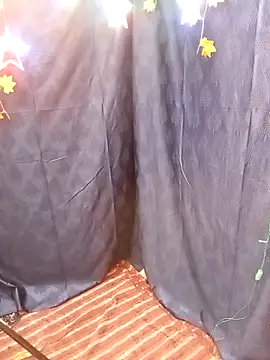 Stripy Doll online show from January 16, 2025, 4:39 pm