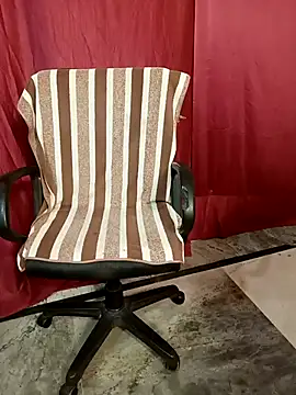 Stripy Doll online show from October 27, 2025, 12:31 pm