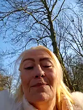 lisalustjouw online show from March 7, 2025, 1:40 pm