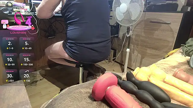 Snapshot of misteryman1956 chatting on July 23, 2026, 5:00 pm misteryman1956 online show from July 23, 2026, 5:00 pm