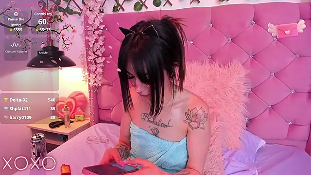 lauren evans96 online show from January 11, 2025, 9:04 am