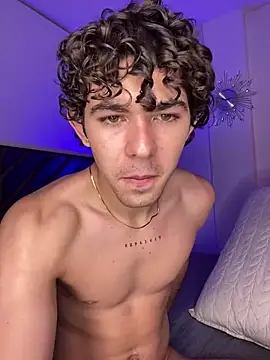 Luca ferrer  online show from March 15, 2025, 6:58 am