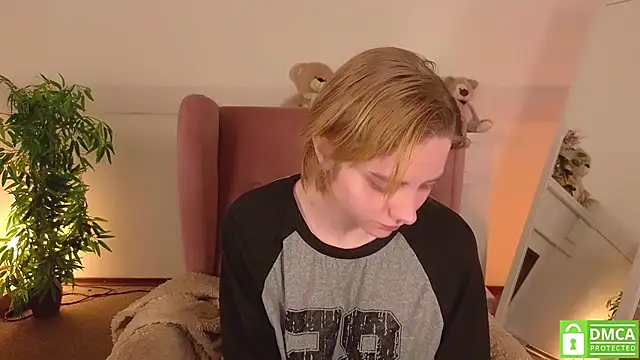 MirraBellanta online show from March 27, 2026, 12:05 am