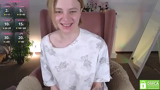 Snapshot of MirraBellanta chatting on May 15, 2026, 10:50 pm MirraBellanta online show from May 15, 2026, 10:50 pm